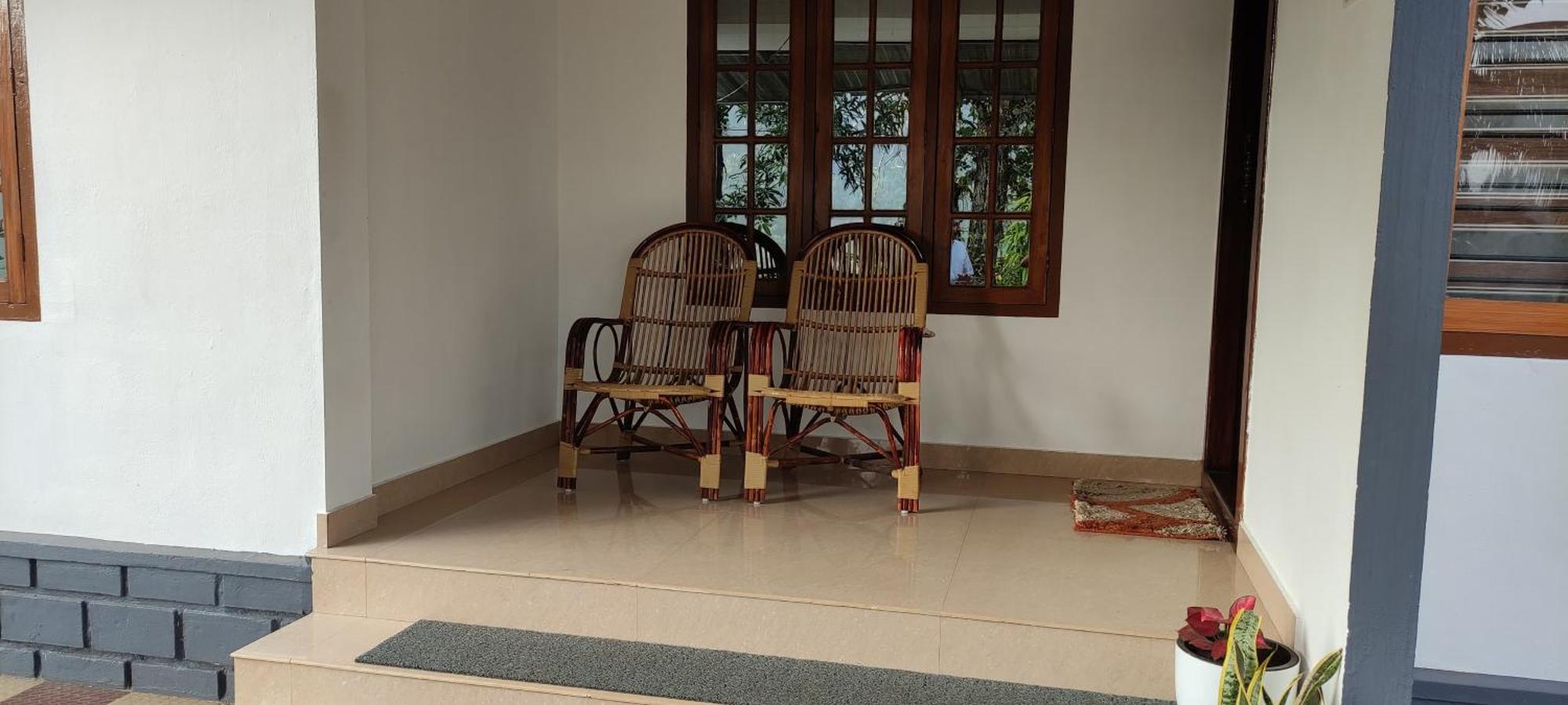 Koonamparayil Home Stay Munnar Anaviratty-Family Only Exterior foto